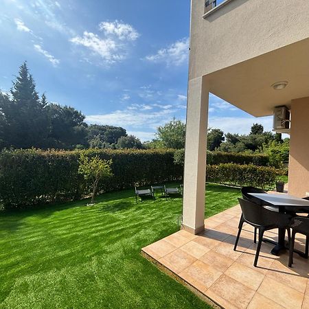 Apartment Punta Premantura E With Garden المظهر الخارجي الصورة