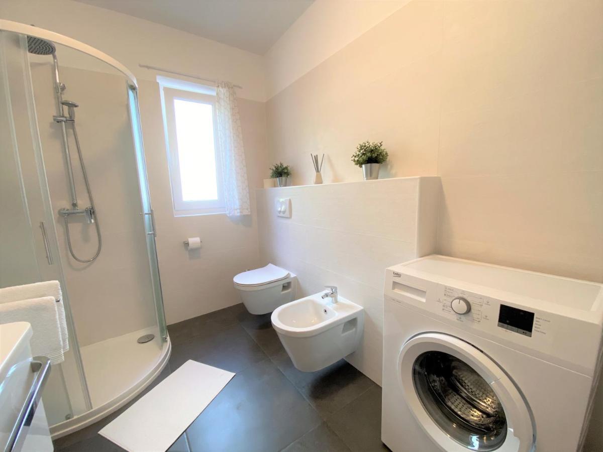 Apartment Punta Premantura E With Garden المظهر الخارجي الصورة