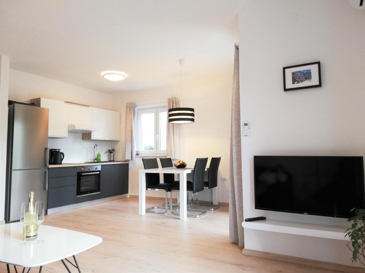 Apartment Punta Premantura E With Garden المظهر الخارجي الصورة