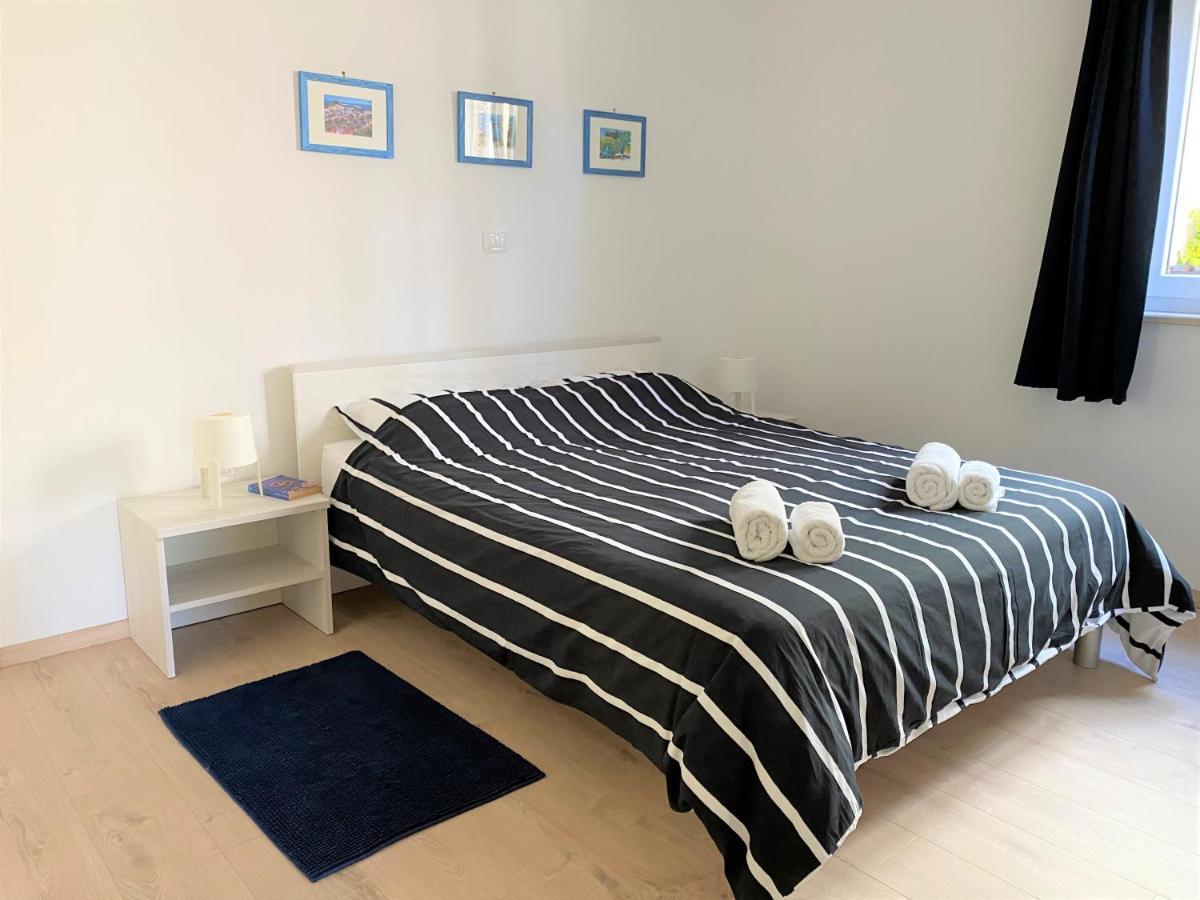 Apartment Punta Premantura E With Garden المظهر الخارجي الصورة