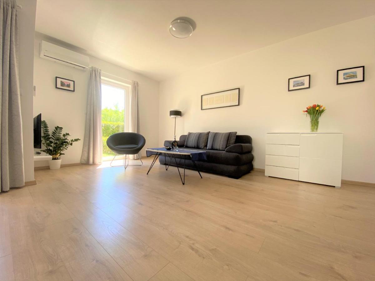 Apartment Punta Premantura E With Garden المظهر الخارجي الصورة