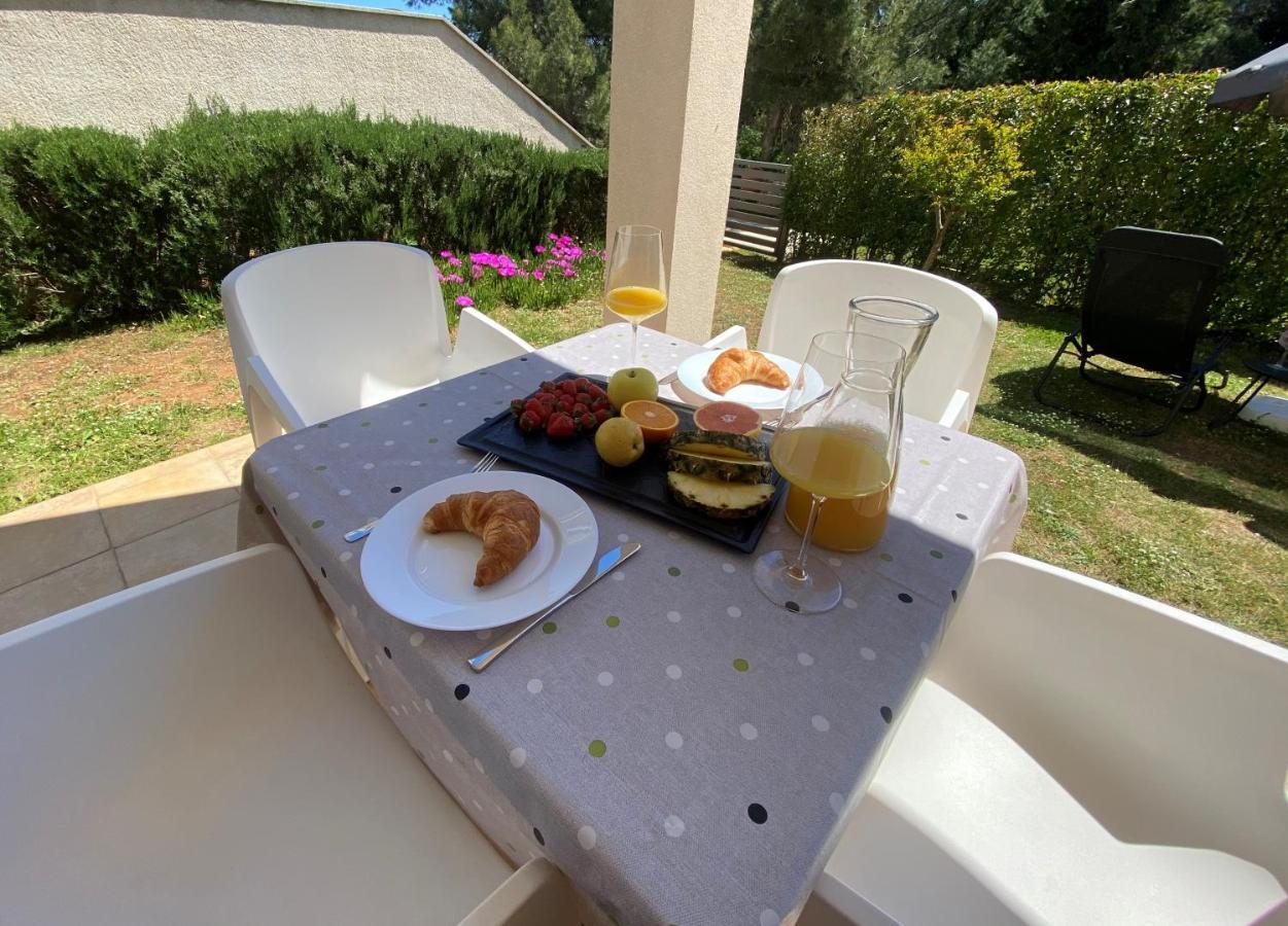 Apartment Punta Premantura E With Garden المظهر الخارجي الصورة