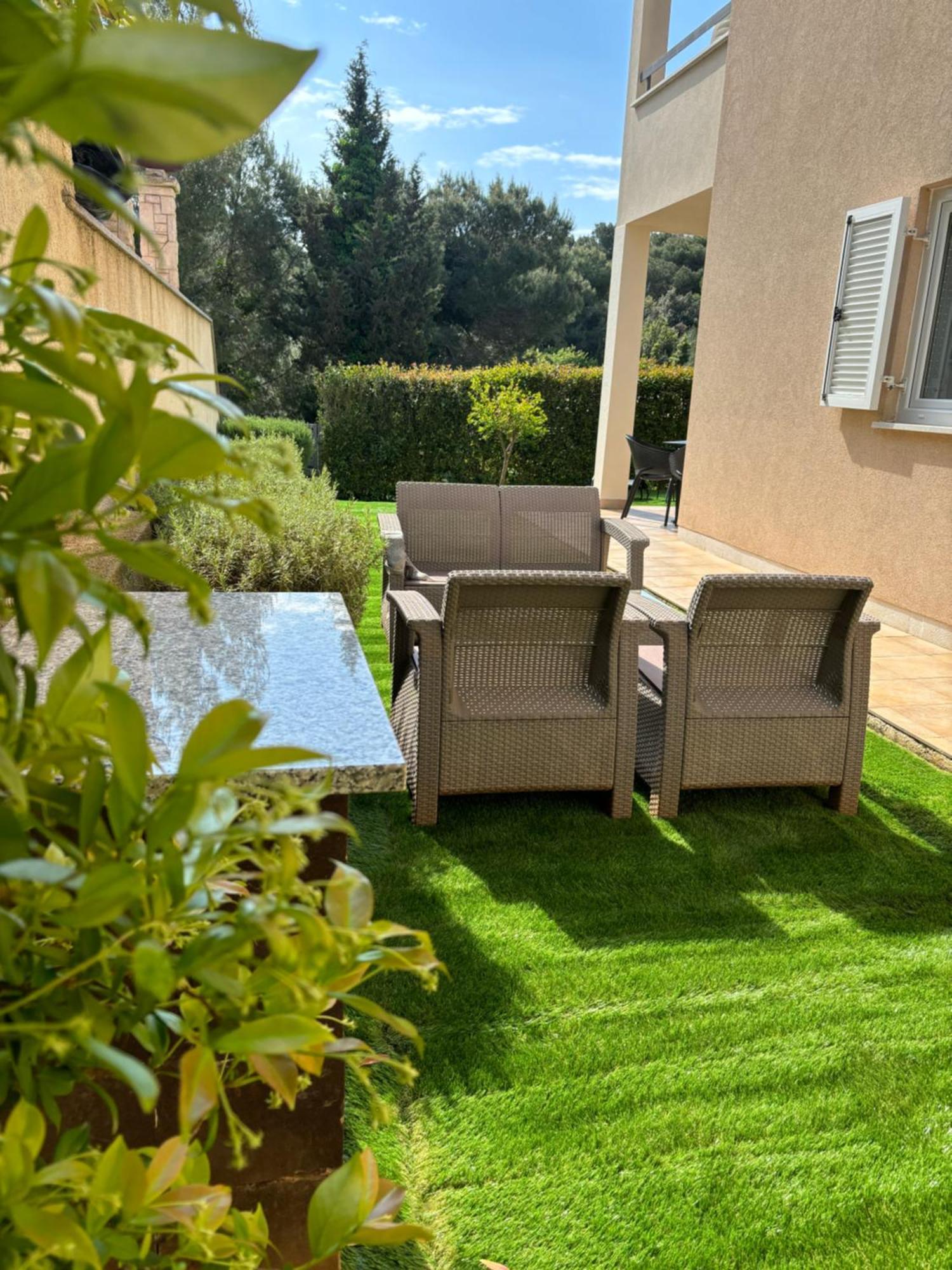 Apartment Punta Premantura E With Garden المظهر الخارجي الصورة
